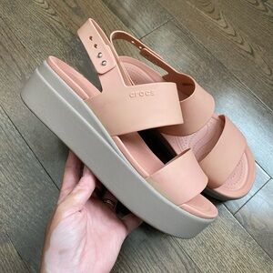 Crocs Brooklyn Low Wedge Platform Sandals Women’s Size 9